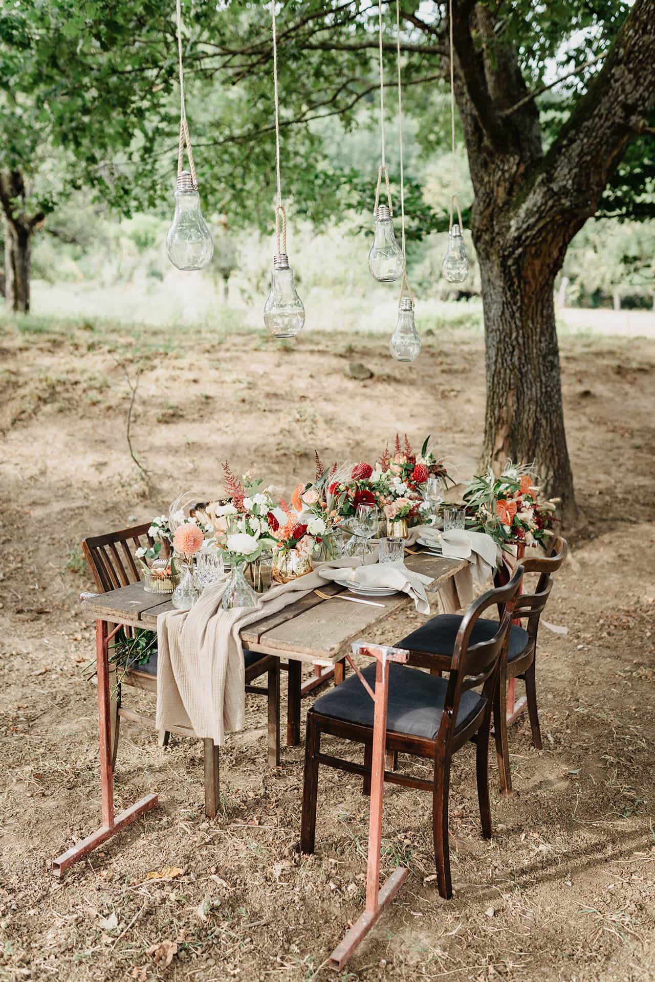 Hochzeit im Herbst und Sommer - Tischdeko  in Rot und Apricot