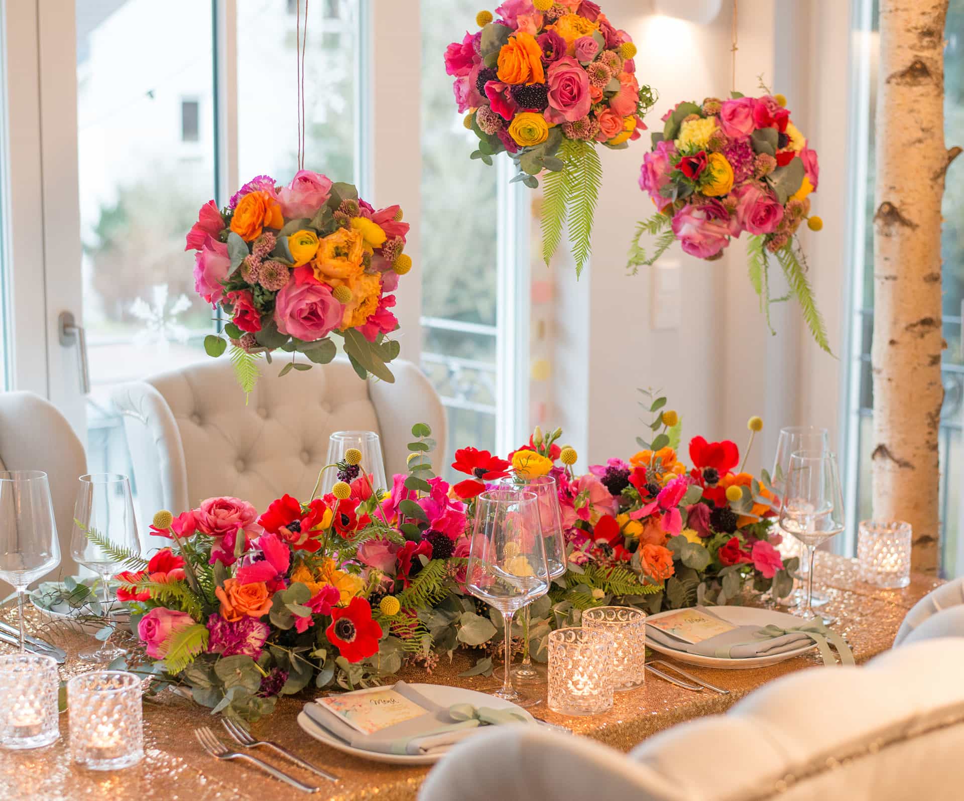 Floristik Hochzeit Tischdekoration bunt rosa gelb rot orange