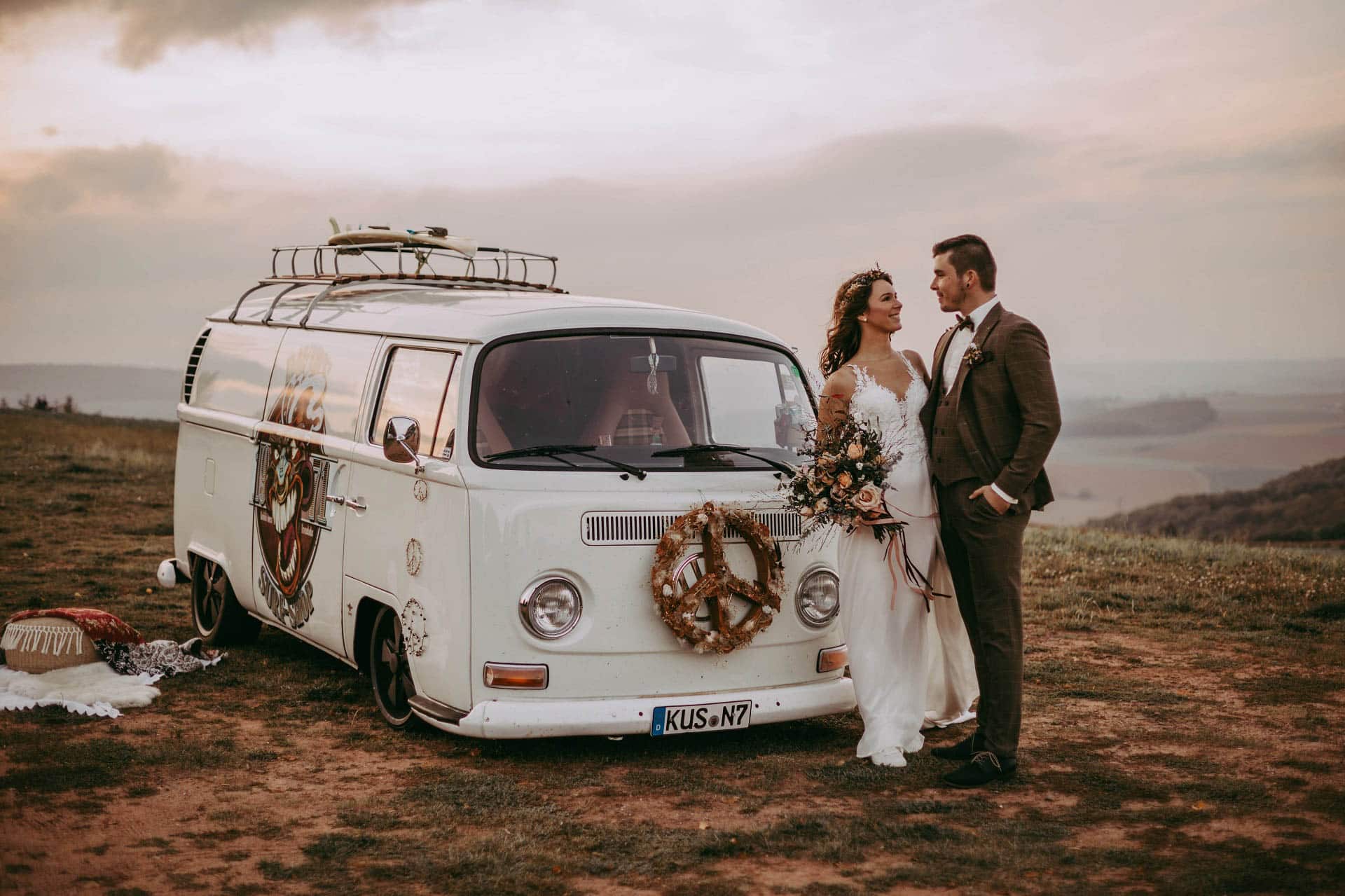 Hochzeit Autoschmuck Autodeko Bus Hippie 
